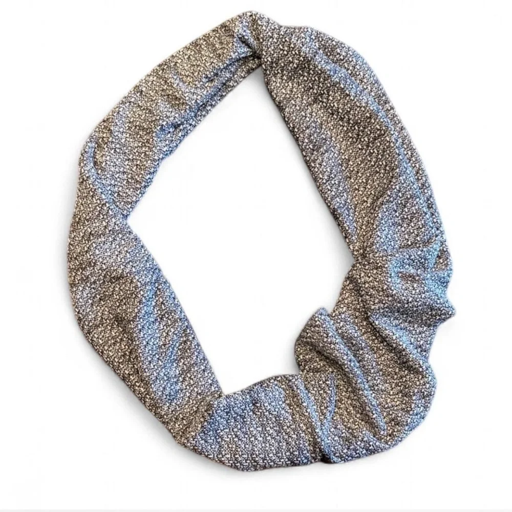 Sholdit Convertible Infinity Scarf Black Speckle Pocket